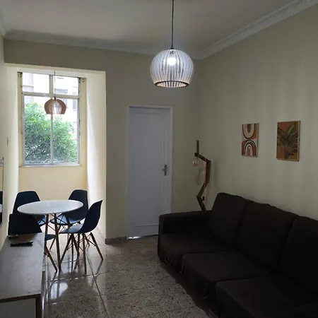 Estadia Ideal em Copacabana com Conforto e Excelente Custo-Benefício-2